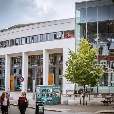 Dinbnb I Of Both Worlds I 80sqm With 2 Baths And Bathtub * 베르겐