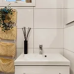 Apartment Dinbnb I Of Both Worlds I 80sqm With 2 Baths And Bathtub Bergen