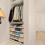 Apartment Dinbnb I Of Both Worlds I 80sqm With 2 Baths And Bathtub